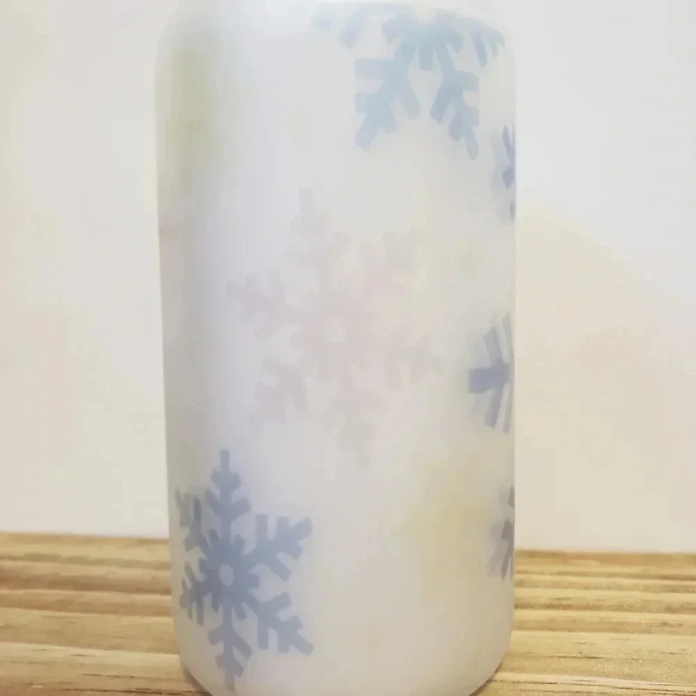 Season‎ to be freezin frosted glass cup includes lid and plastic straw